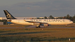 Photo of D-AIFE - Airbus A340-313 operated by Lufthansa