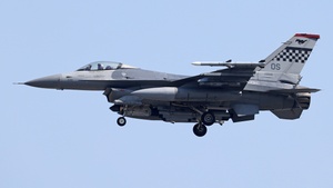 Photo of 89-2033 - General Dynamics F-16CM Fighting Falcon operated by US Air Force