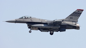 Photo of 89-2127 - General Dynamics F-16CM Fighting Falcon operated by US Air Force