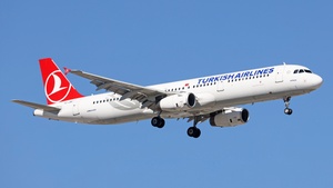 Photo of TC-JRC - Airbus A321-231 operated by Turkish Airlines