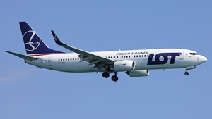 Photo of SP-LWF - Boeing 737-86N operated by LOT Polish Airlines