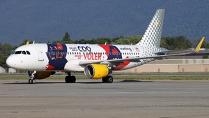 Photo of EC-LVU - Airbus A320-214 operated by Vueling