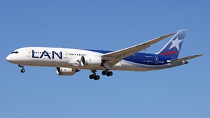 Photo of CC-BGI - Boeing 787-9 Dreamliner operated by LAN Airlines