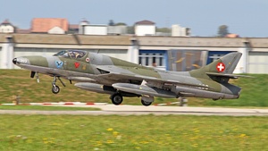 J-4203 - Hawker Hunter T.68