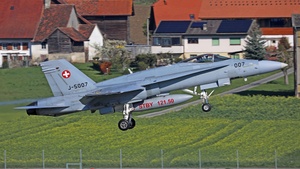 J-5007 - McDonnell Douglas F/A-18C Hornet