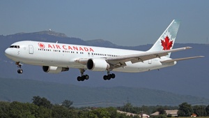 Photo of C-GHLA - Boeing 767-35H(ER) operated by Air Canada