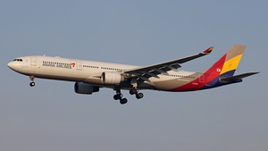 Photo of HL8286 - Airbus A330-323 operated by Asiana Airlines