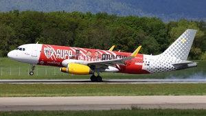 Photo of EC-LUO - Airbus A320-232 operated by Vueling