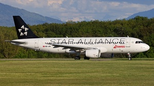 Photo of HB-IJN - Airbus A320-214 operated by Swiss International Air Lines