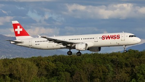 Photo of HB-IOF - Airbus A321-111 operated by Swiss International Air Lines