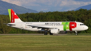 Photo of CS-TNM - Airbus A320-214 operated by TAP Air Portugal