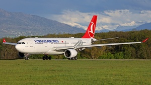 Photo of TC-JNA - Airbus A330-203 operated by Turkish Airlines