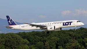 Photo of SP-LEC - Embraer ERJ-195-E2 operated by LOT Polish Airlines