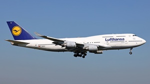 Photo of D-ABVX - Boeing 747-430 operated by Lufthansa