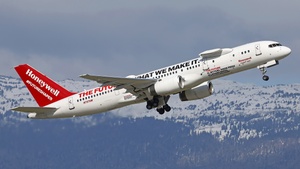 Photo of N757HW - Boeing 757-225 operated by Honeywell International Inc.