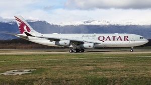 Photo of A7-HHK - Airbus A340-211 operated by Qatar Amiri Flight