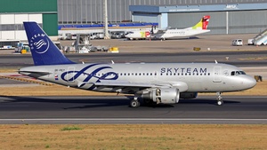 Photo of OK-PET - Airbus A319-112 operated by CSA Czech Airlines