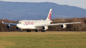 Photo of A7-HHK - Airbus A340-211 operated by Qatar Amiri Flight