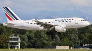 Photo with serial 985 - Airbus A319-111
