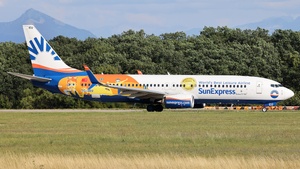 Photo of TC-SEU - Boeing 737-8HC operated by SunExpress