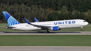 Photo of N657UA - Boeing 767-322(ER) operated by United Airlines