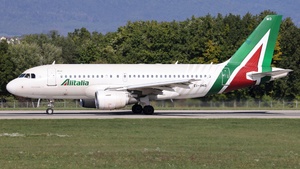 Photo of EI-IMD - Airbus A319-112 operated by Alitalia