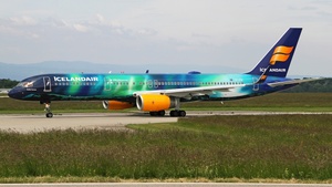 Photo of TF-FIU - Boeing 757-256 operated by Icelandair