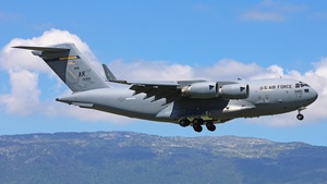 Photo of 00-0185 - Boeing C-17A Globemaster III operated by US Air Force