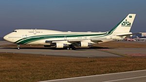Photo with serial 25880 - Boeing 747-4J6