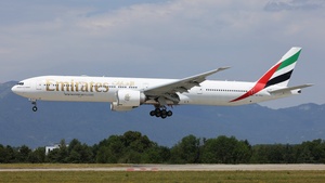 Photo of A6-EQJ - Boeing 777-31H(ER) operated by Emirates