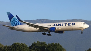 Photo of N661UA - Boeing 767-322(ER) operated by United Airlines