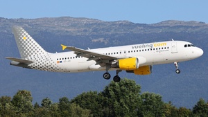Photo of EC-JZI - Airbus A320-214 operated by Vueling