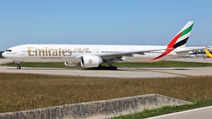 Photo of A6-EQK - Boeing 777-31H(ER) operated by Emirates