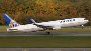 Photo of N652UA - Boeing 767-322(ER) operated by United Airlines