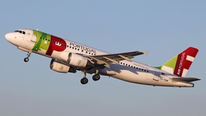 Photo of CS-TNM - Airbus A320-214 operated by TAP Air Portugal