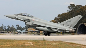 Photo of MM7352 - Eurofighter Typhoon F-2000A operated by Italian Air Force