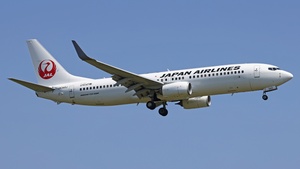 Photo of JA340J - Boeing 737-846 operated by Japan Airlines