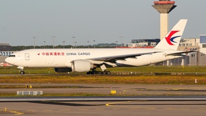 Photo of B-220E - Boeing 777-F operated by China Cargo Airlines