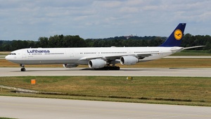 Photo of D-AIHT - Airbus A340-642 operated by Lufthansa