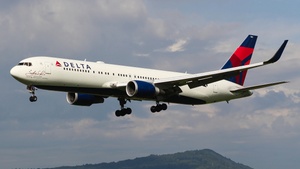 Photo of N16065 - Boeing 767-332(ER) operated by Delta Air Lines