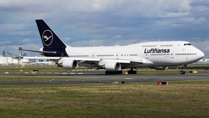 Photo of D-ABVZ - Boeing 747-430 operated by Lufthansa