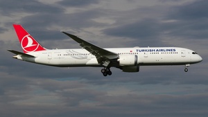Photo of TC-LLG - Boeing 787-9 Dreamliner operated by Turkish Airlines