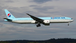 Photo of HL8218 - Boeing 777-3B5(ER) operated by Korean Air