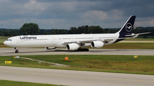 Photo of D-AIHI - Airbus A340-642 operated by Lufthansa
