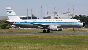 Photo of D-AICH - Airbus A320-212 operated by Condor