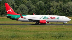 Photo of EC-MUB - Boeing 737-86J operated by AlbaStar