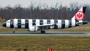 Photo of D-ASGE - Airbus A320-214 operated by Condor