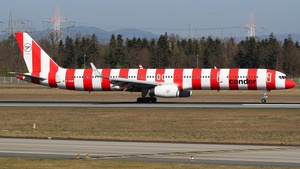 Photo of D-ABOM - Boeing 757-330 operated by Condor