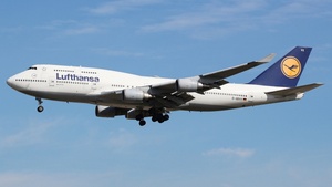 Photo of D-ABVX - Boeing 747-430 operated by Lufthansa