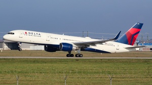 Photo of N713TW - Boeing 757-2Q8 operated by Delta Air Lines